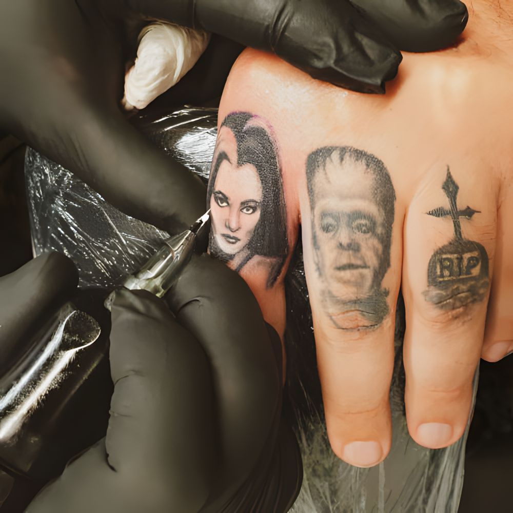 Finger-Tattoo