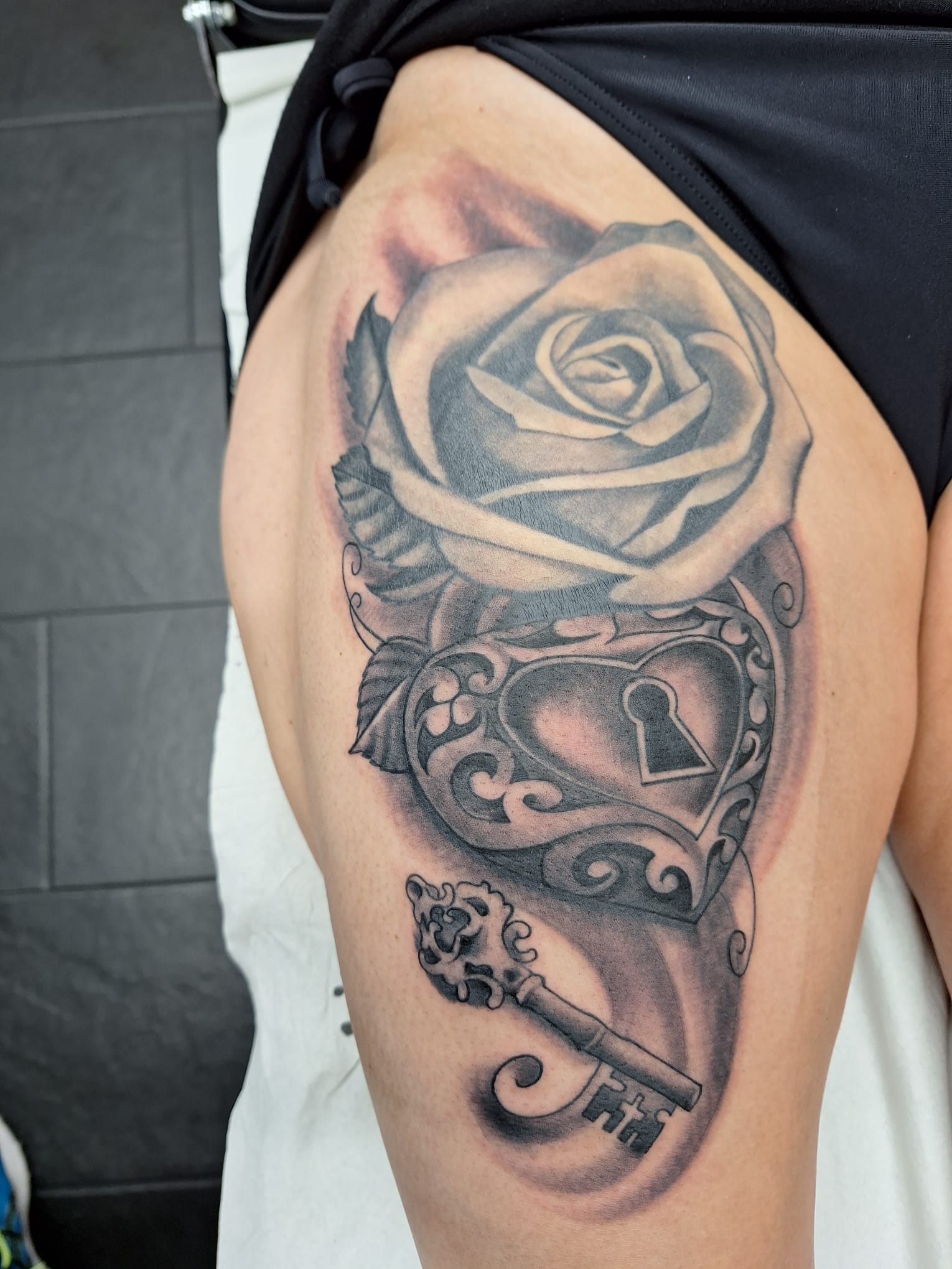 realismus Tattoo von Tibor